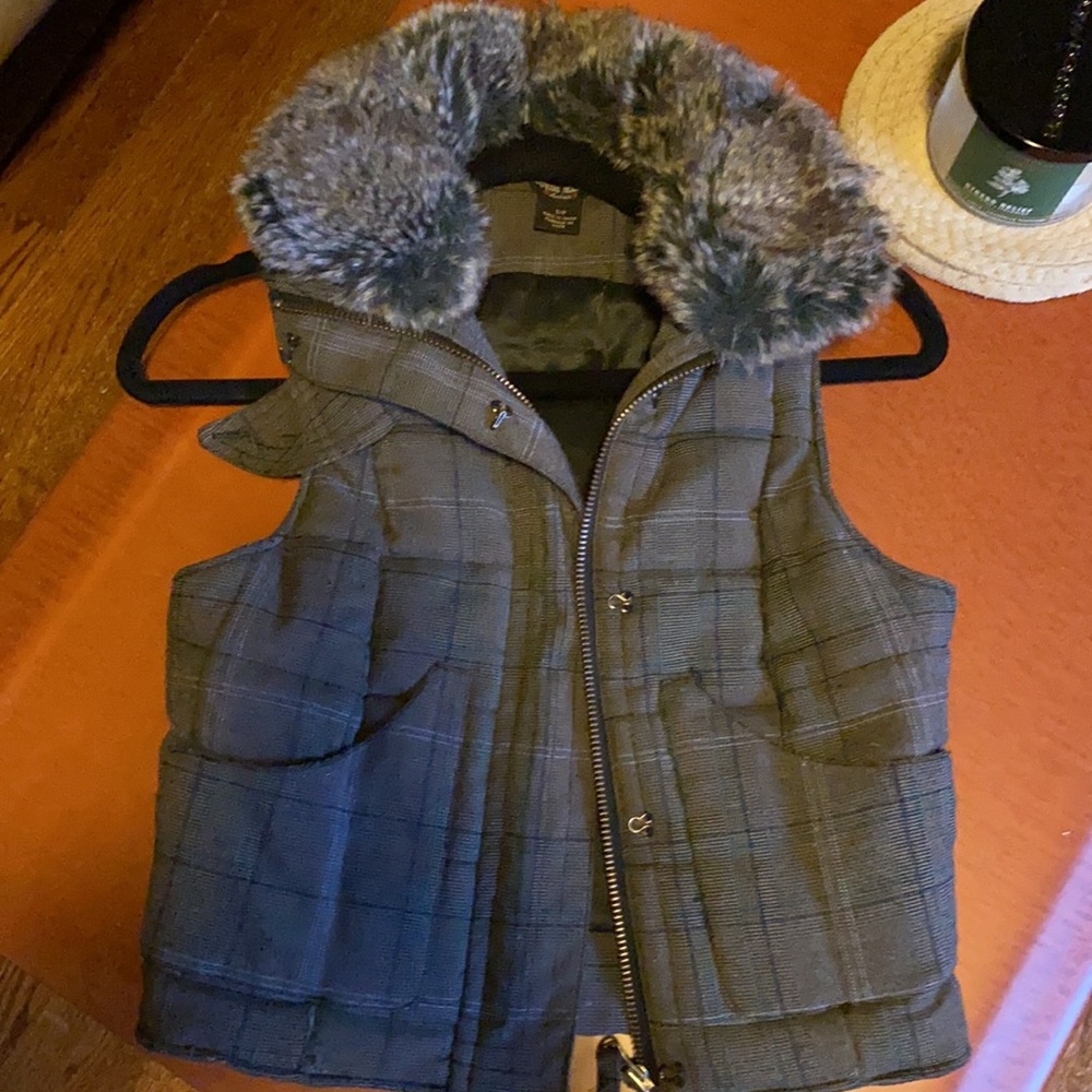 GUESS PLAID PUFFER VEST
